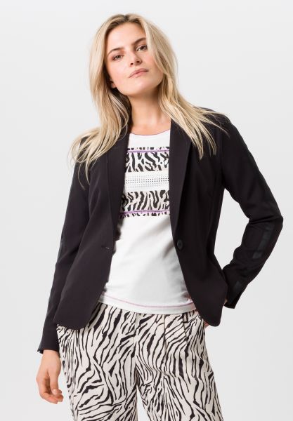 Blazer mit femininer Silhouette